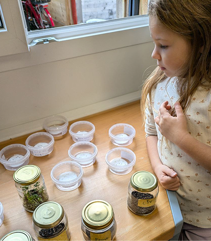 Kinder beim gemeinsamen Kochen