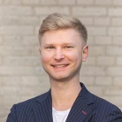 Fractional CTO managing tech strategy and development team in Zurich